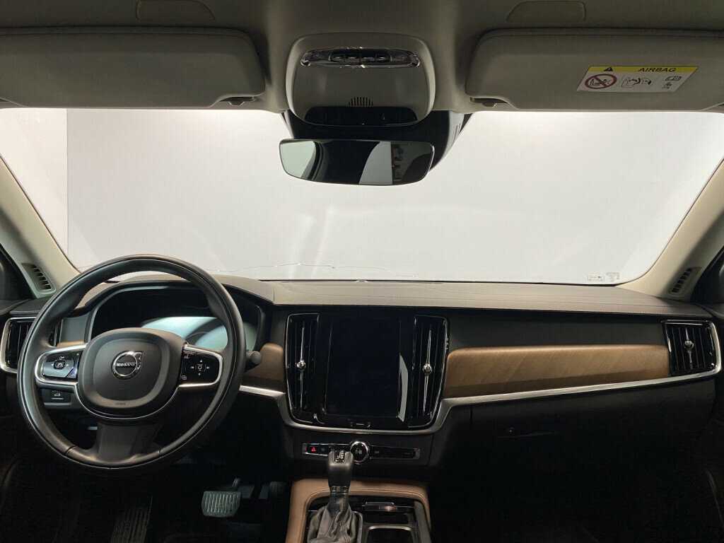 Купить Volvo S90 с пробегом. Фото: #6