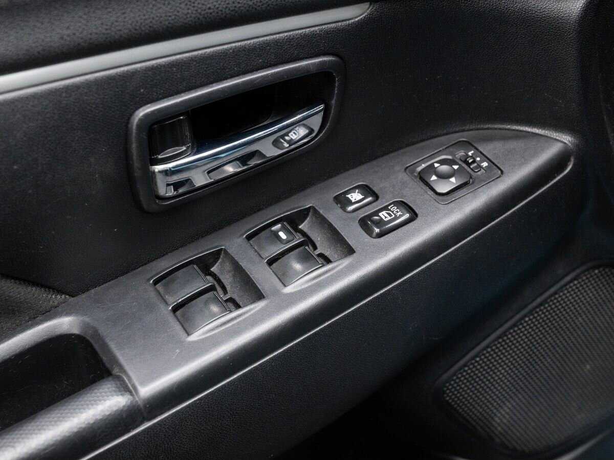 Купить Mitsubishi ASX с пробегом. Фото: #13