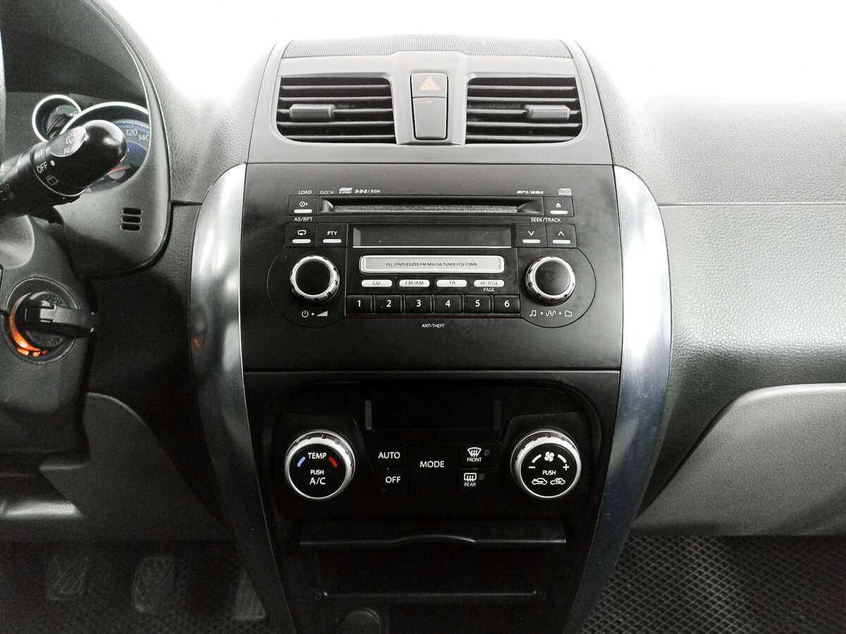 Купить Suzuki SX4 с пробегом. Фото: #11