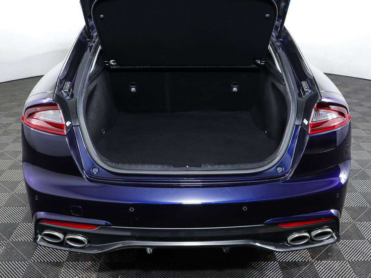 Купить Kia Stinger с пробегом. Фото: #9