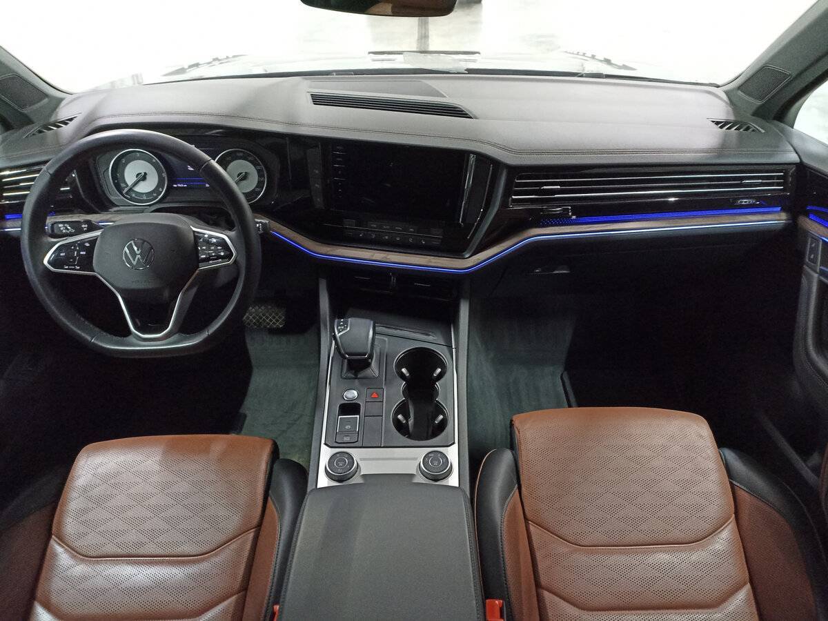 Купить Volkswagen Touareg с пробегом. Фото: #13