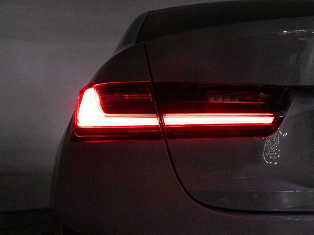 Купить BMW 3 серии с пробегом. Фото: #26
