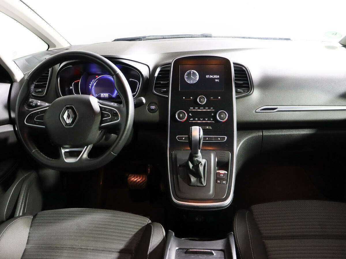 Купить Renault Scenic с пробегом. Фото: #9