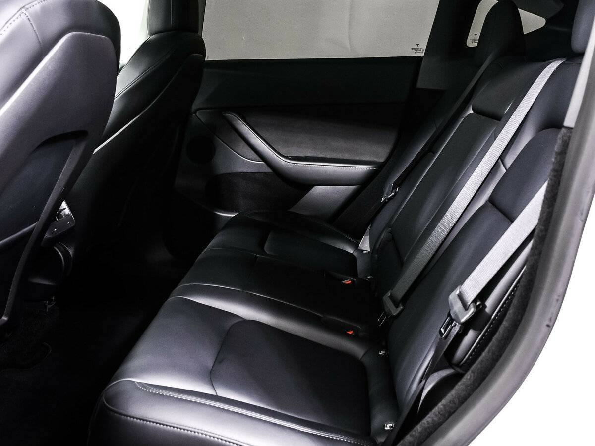 Купить Tesla Model Y с пробегом. Фото: #11