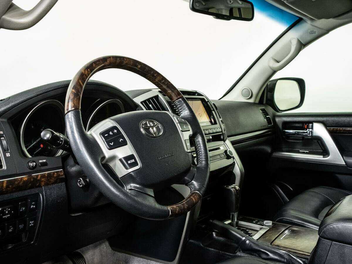 Купить Toyota Land Cruiser с пробегом. Фото: #8