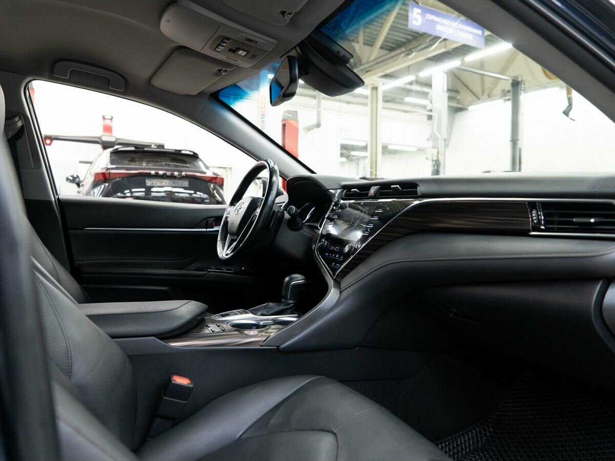 Купить Toyota Camry с пробегом. Фото: #10