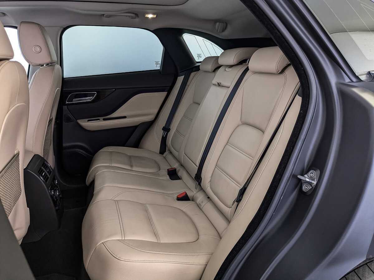 Купить Jaguar F-Pace с пробегом. Фото: #17