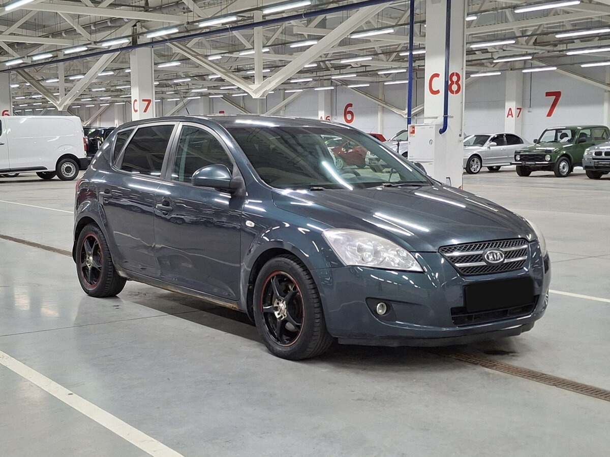 Купить Kia Ceed с пробегом. Фото: #2
