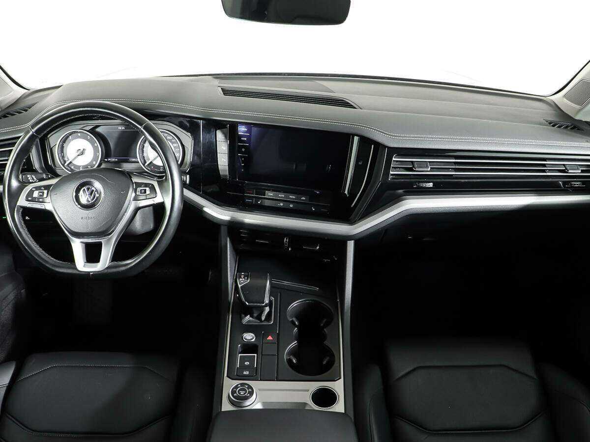 Купить Volkswagen Touareg с пробегом. Фото: #12