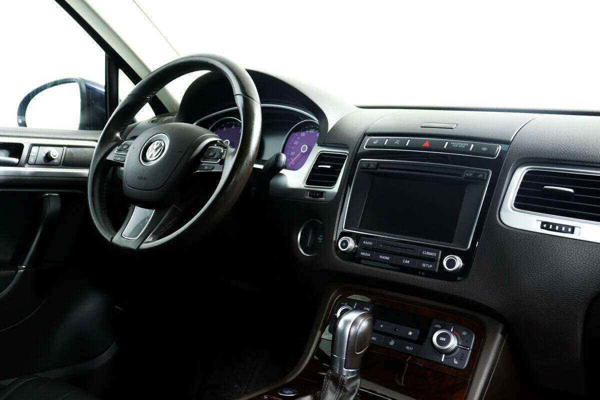 Купить Volkswagen Touareg с пробегом. Фото: #8