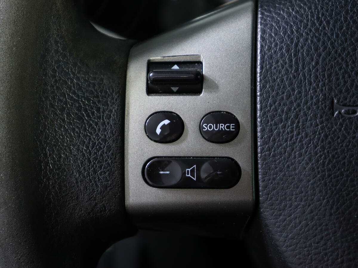 Купить Nissan Tiida с пробегом. Фото: #12