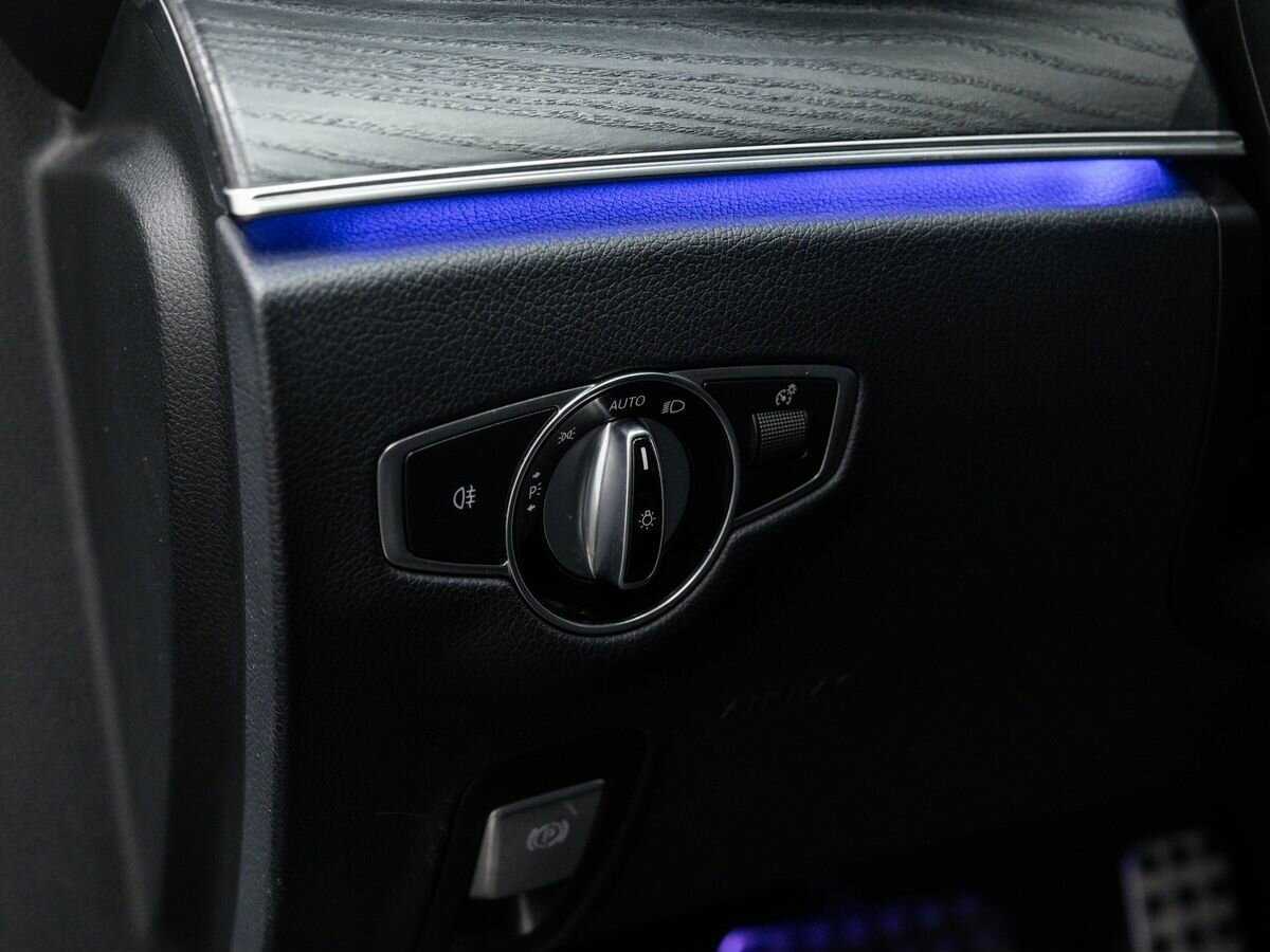 Купить Mercedes-Benz E-Класс с пробегом. Фото: #15