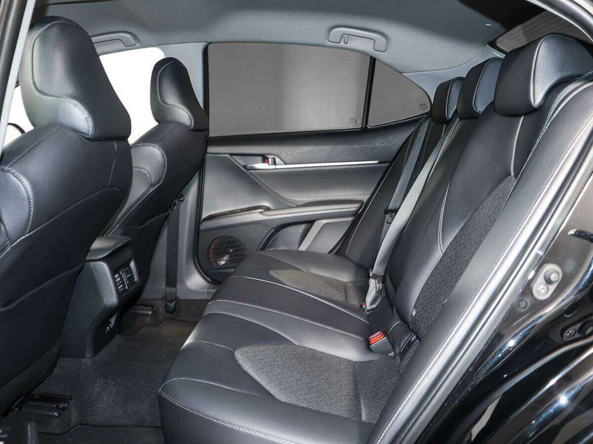 Купить Toyota Camry с пробегом. Фото: #8