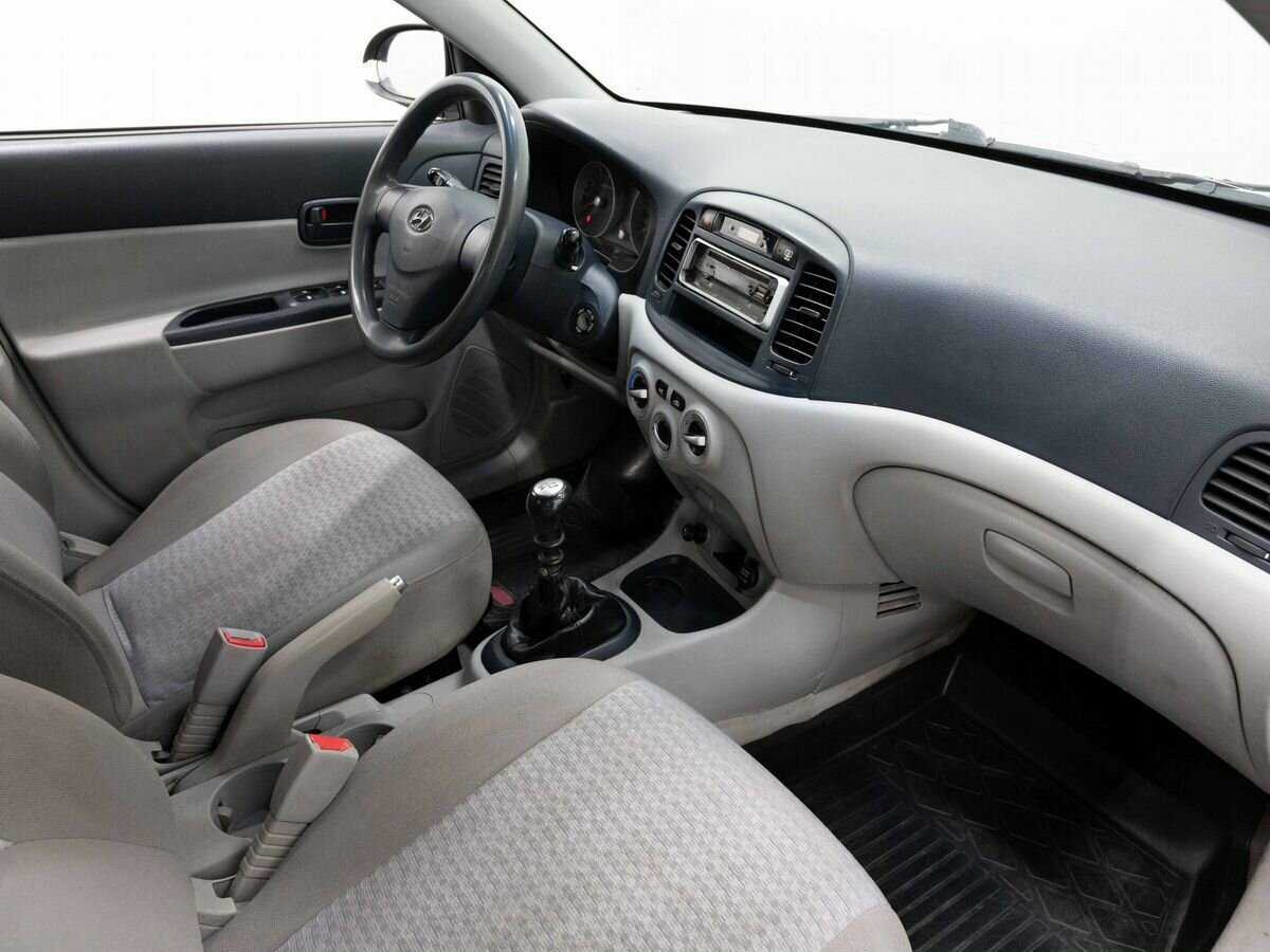 Купить Hyundai Verna с пробегом. Фото: #10