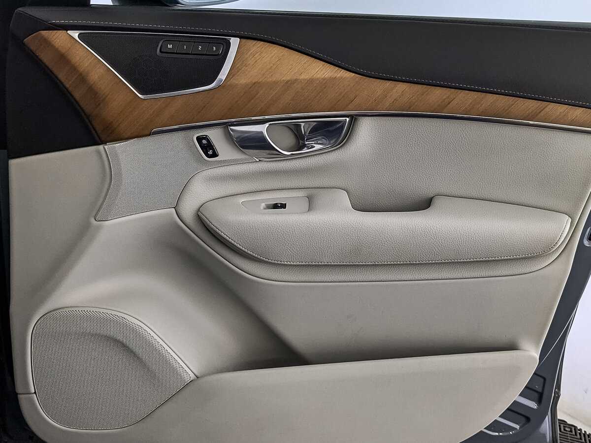 Купить Volvo XC90 с пробегом. Фото: #22