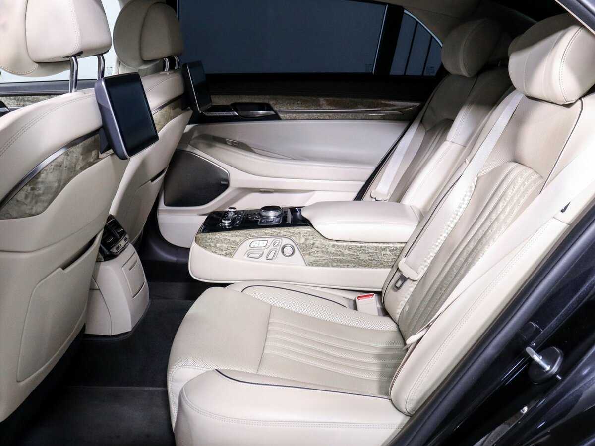 Купить Genesis G90 с пробегом. Фото: #5