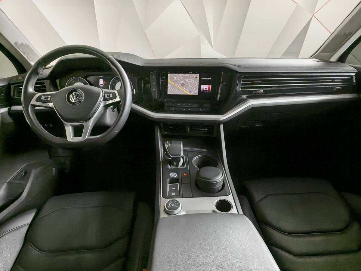 Купить Volkswagen Touareg с пробегом. Фото: #9