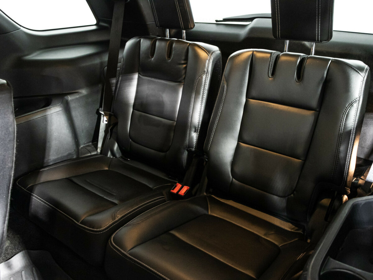 Купить Ford Explorer с пробегом. Фото: #19