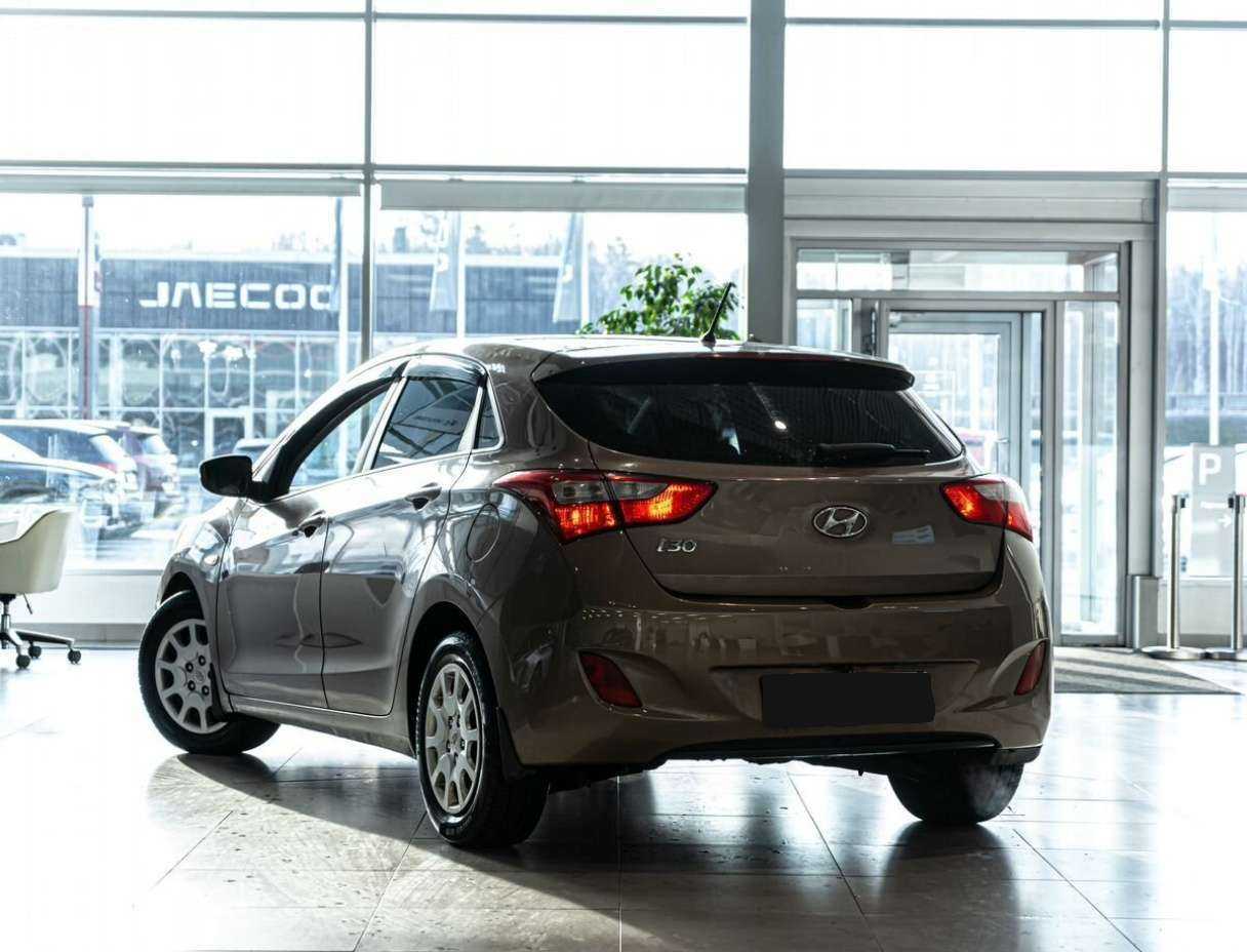 Купить Hyundai i30 с пробегом. Фото: #3