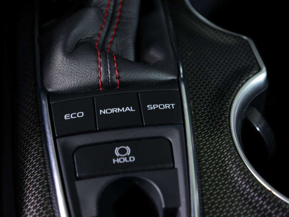 Купить Toyota Camry с пробегом. Фото: #24