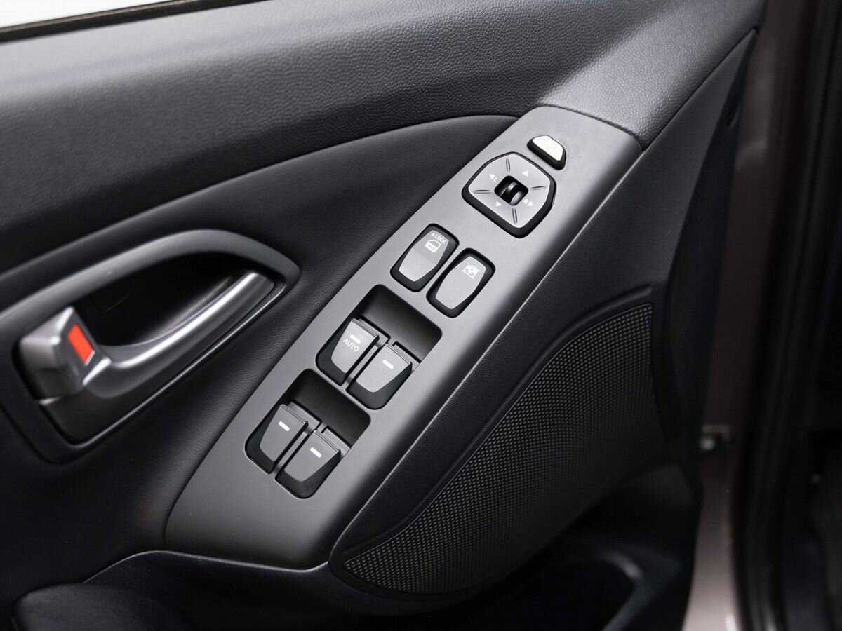 Купить Hyundai ix35 с пробегом. Фото: #17