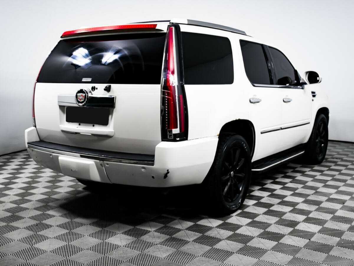 Купить Cadillac Escalade с пробегом. Фото: #3