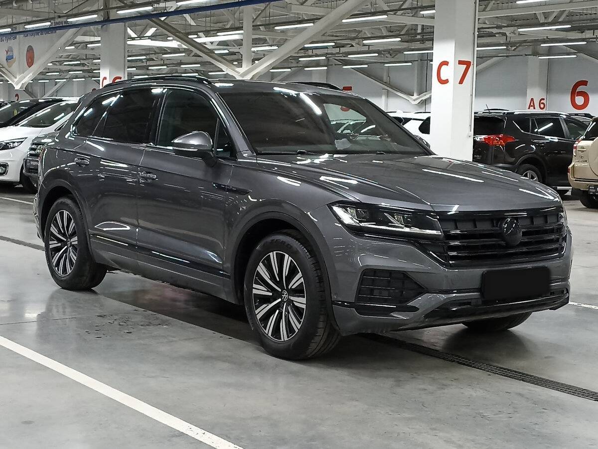 Купить Volkswagen Touareg с пробегом. Фото: #2