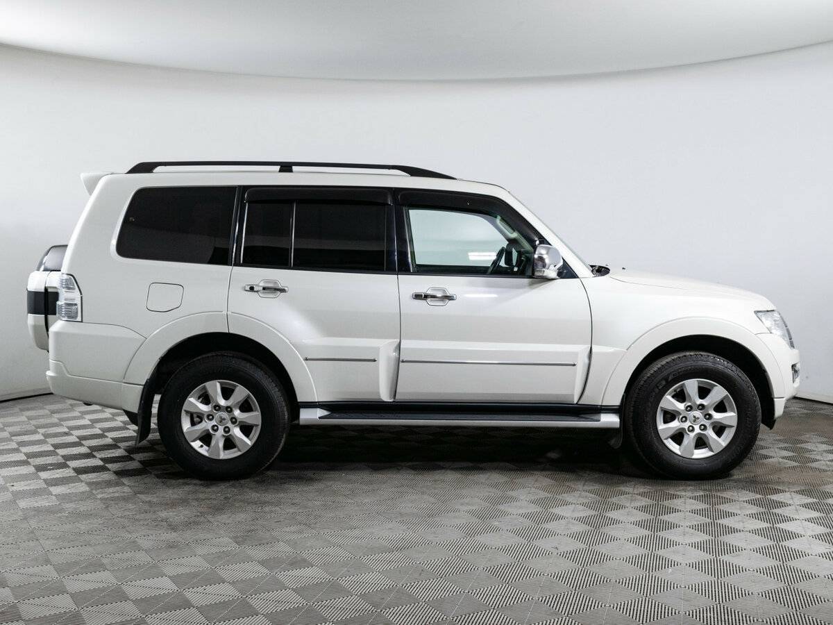 Купить Mitsubishi Pajero с пробегом. Фото: #3