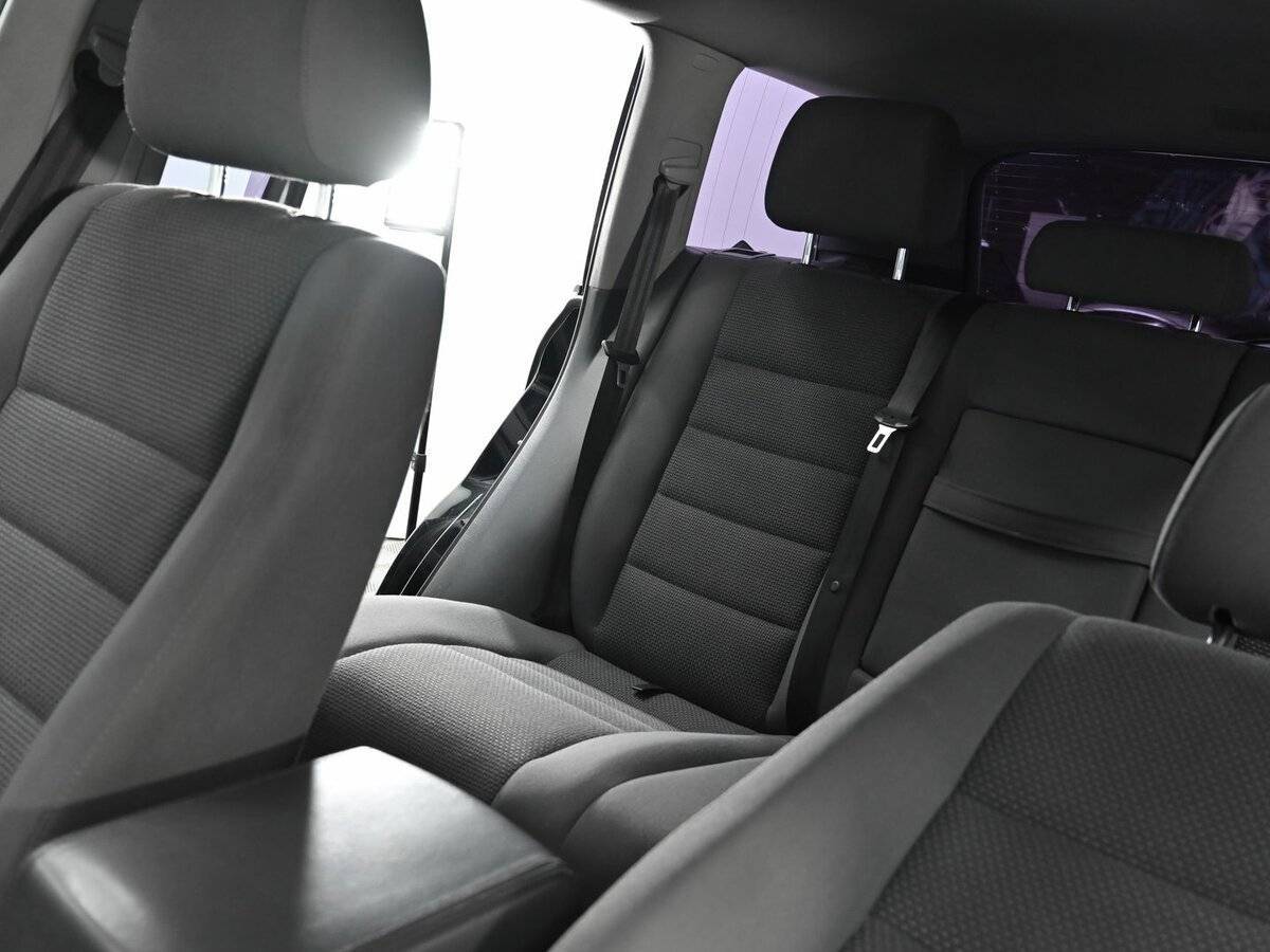 Купить Volkswagen Touareg с пробегом. Фото: #11
