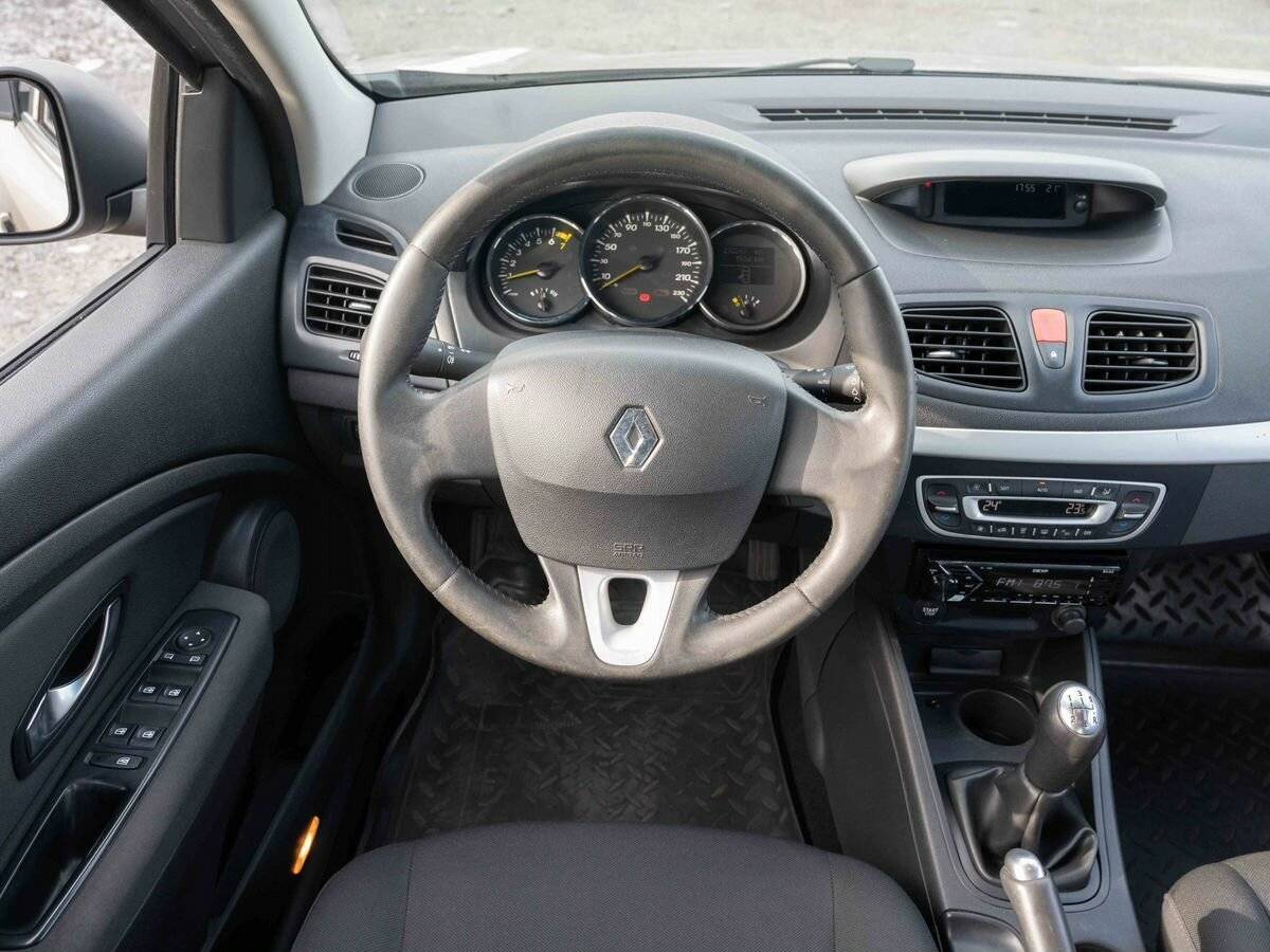 Купить Renault Fluence с пробегом. Фото: #13