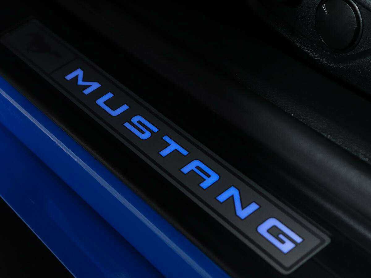 Купить Ford Mustang с пробегом. Фото: #16
