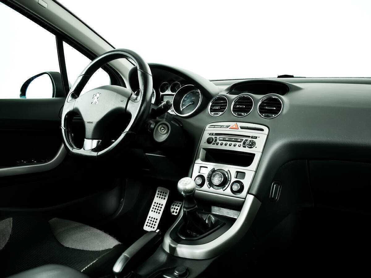 Купить Peugeot 308 с пробегом. Фото: #8
