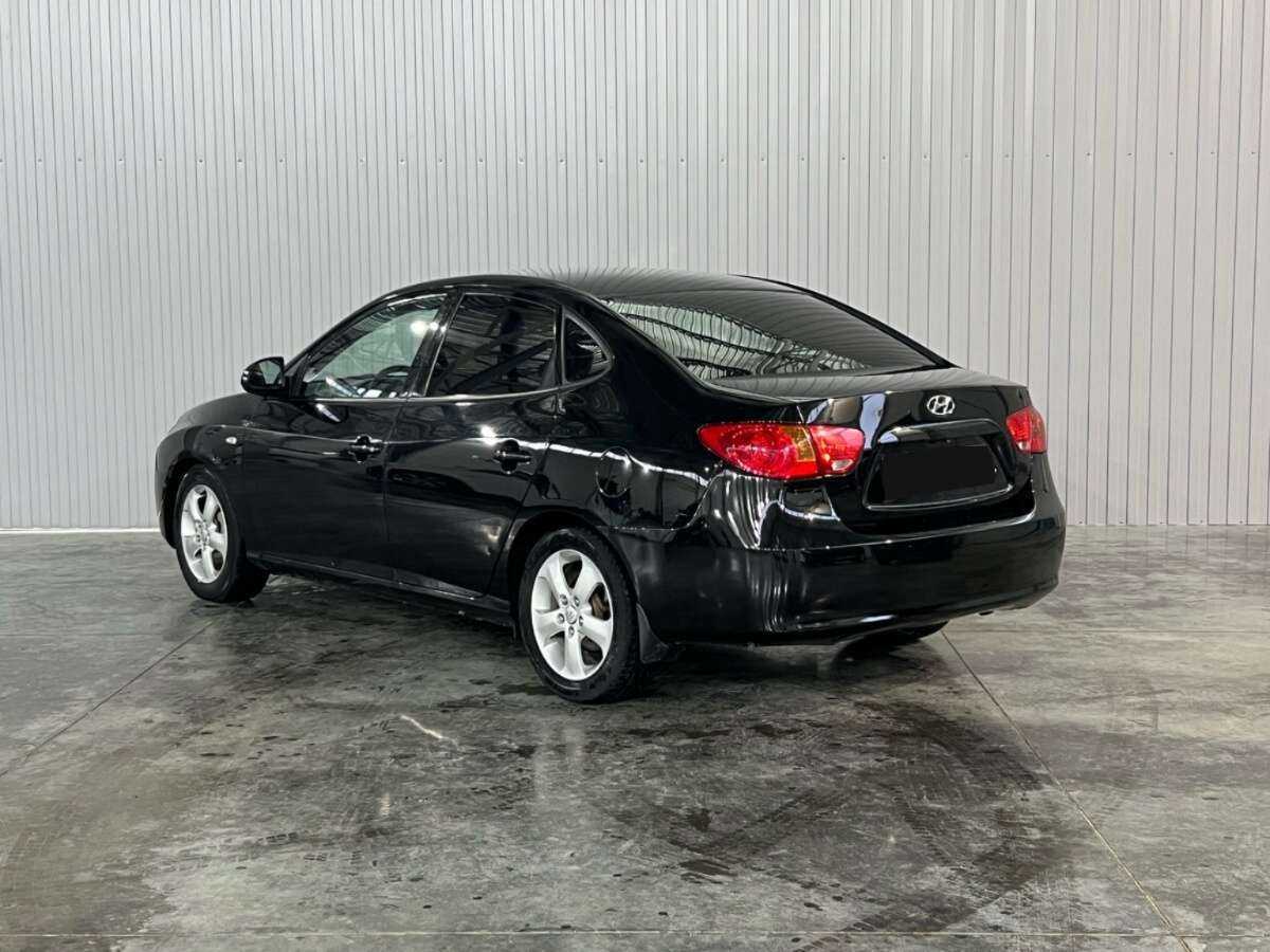 Купить Hyundai Elantra с пробегом. Фото: #3