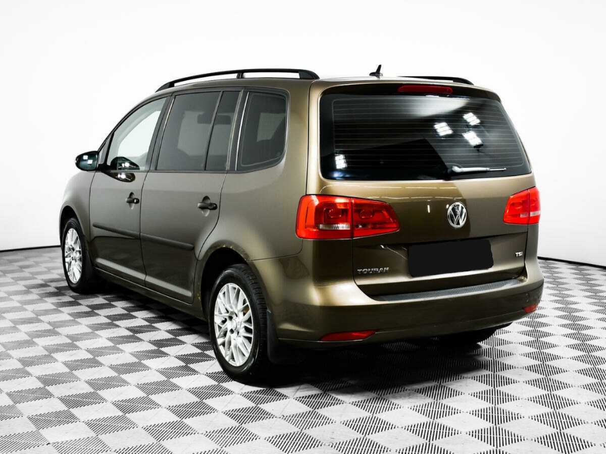 Купить Volkswagen Touran с пробегом. Фото: #6