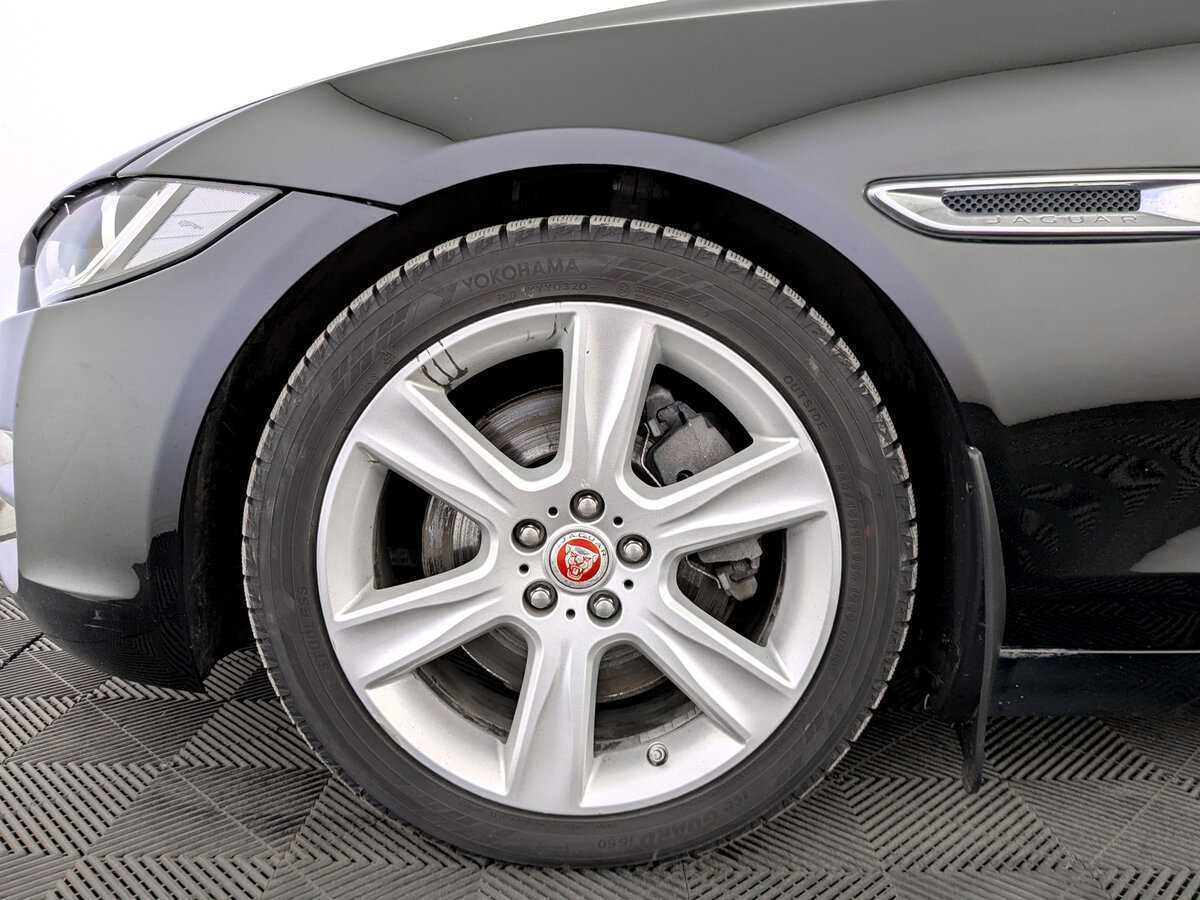 Купить Jaguar XE с пробегом. Фото: #17