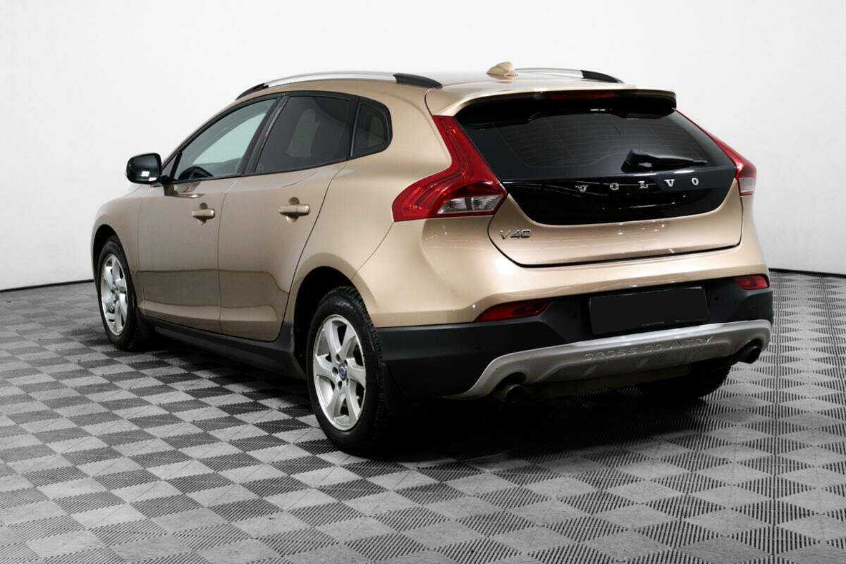 Купить Volvo V40 Cross Country с пробегом. Фото: #6
