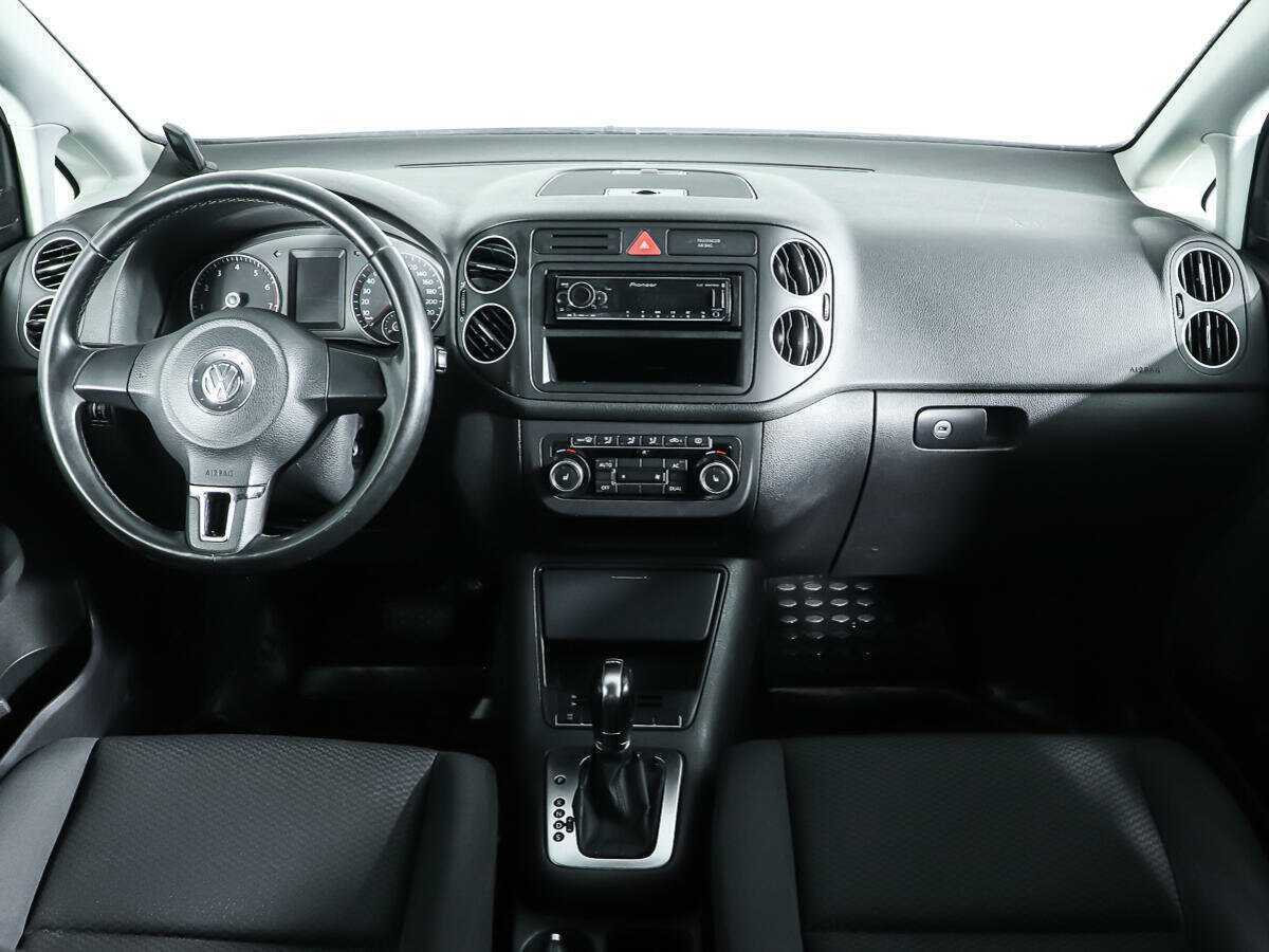 Купить Volkswagen Golf Plus с пробегом. Фото: #9