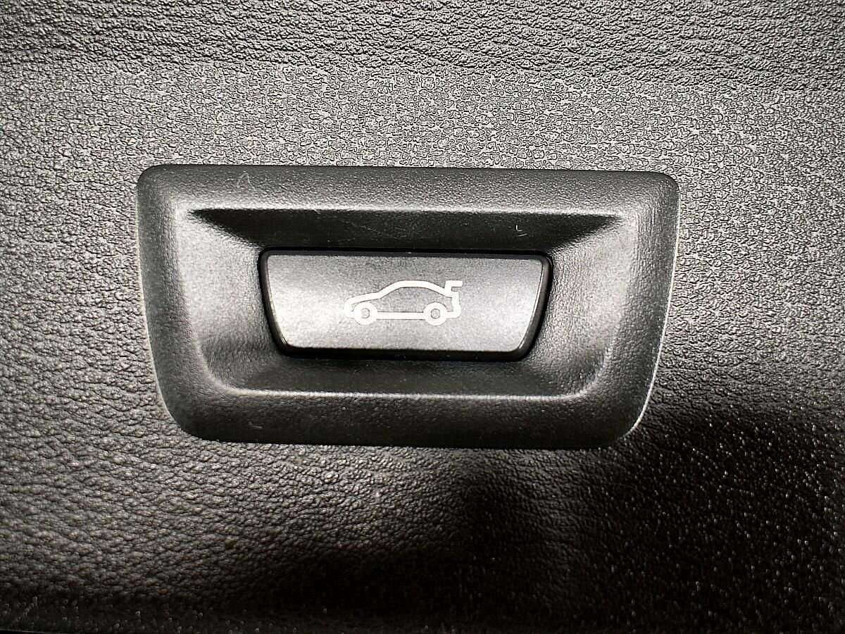 Купить BMW X1 с пробегом. Фото: #18