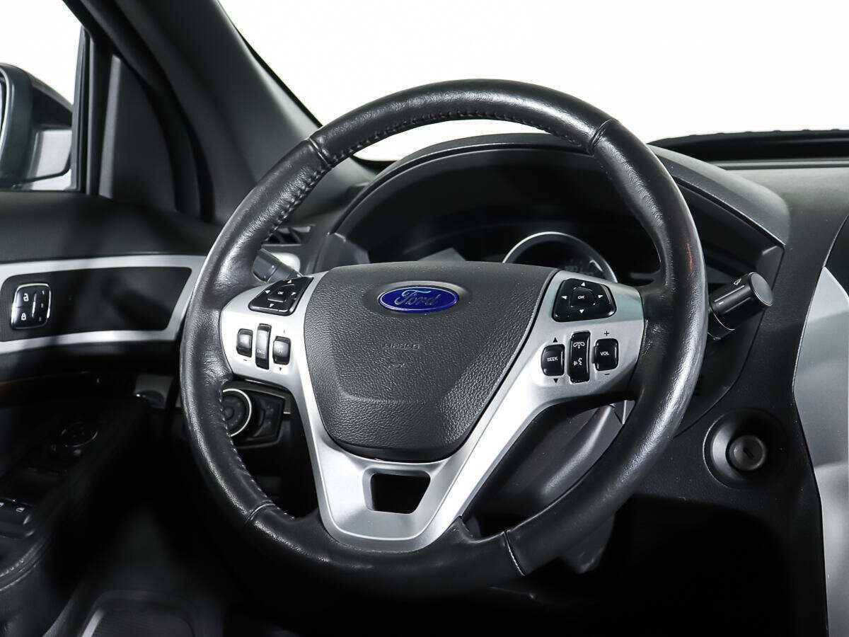 Купить Ford Explorer с пробегом. Фото: #15