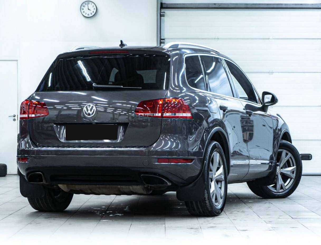 Купить Volkswagen Touareg с пробегом. Фото: #2