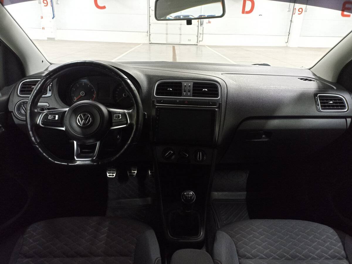 Купить Volkswagen Polo с пробегом. Фото: #13