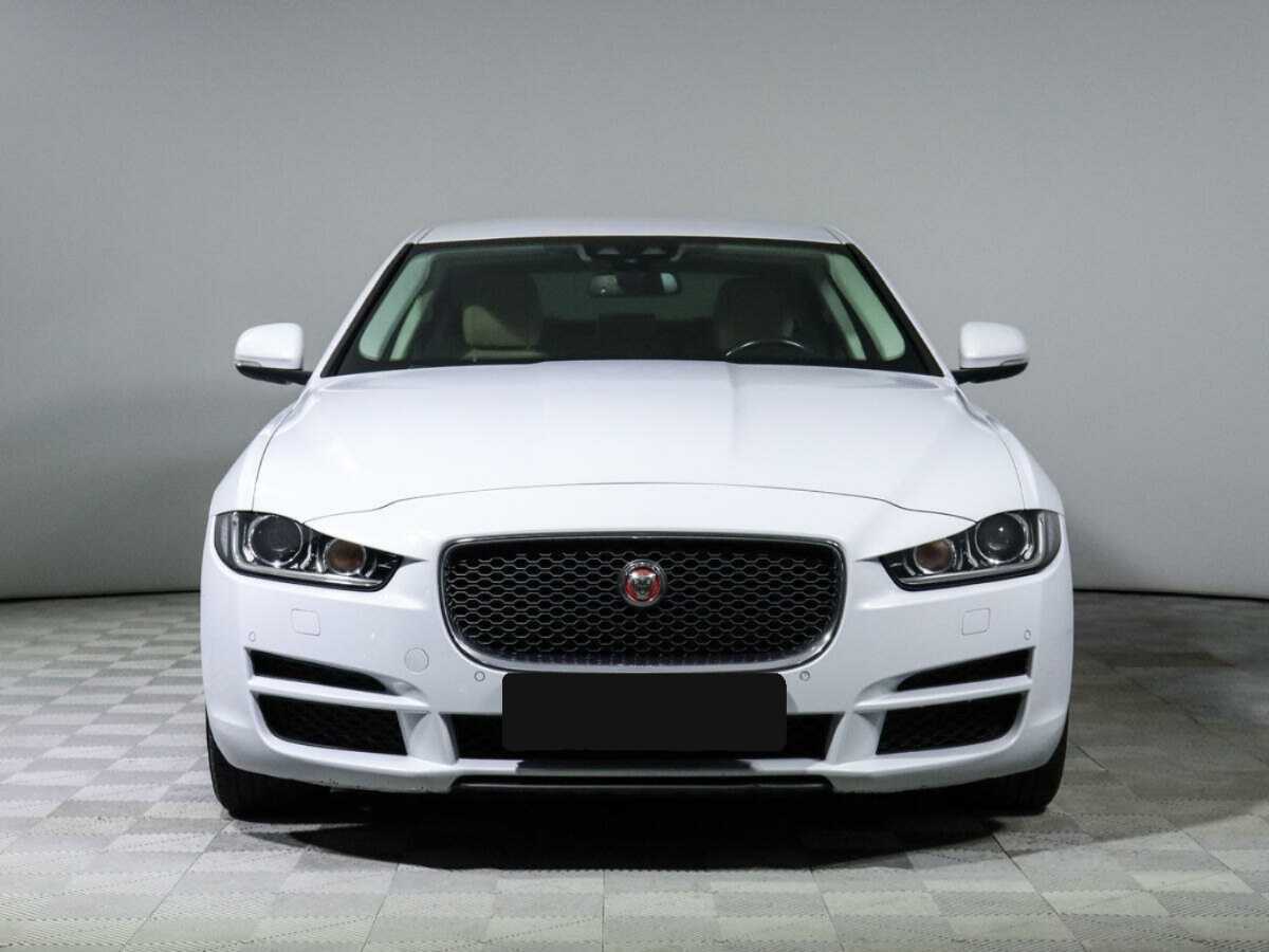Купить Jaguar XE с пробегом. Фото: #1