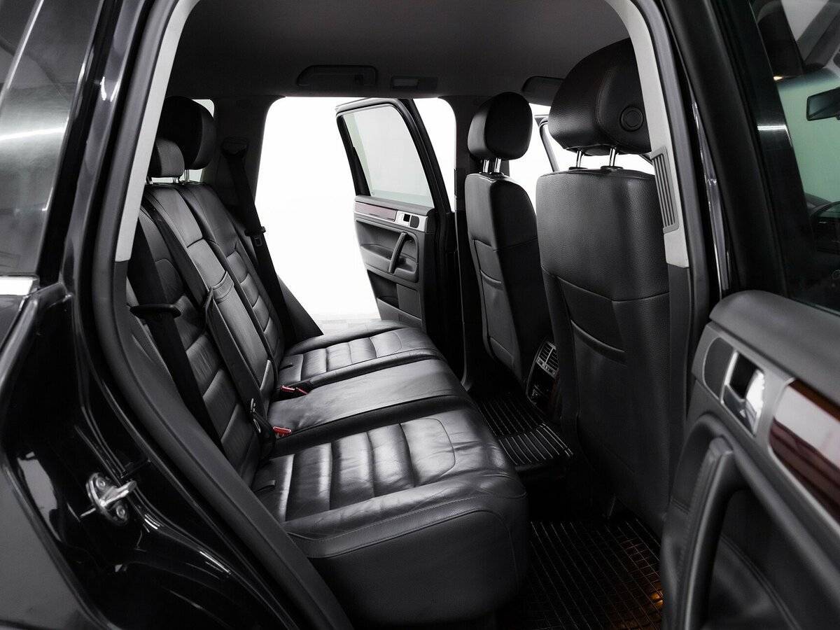 Купить Volkswagen Touareg с пробегом. Фото: #13