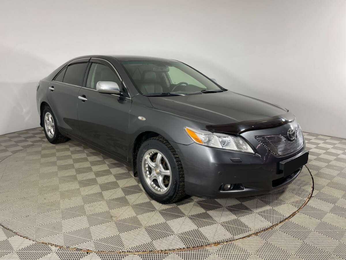 Купить Toyota Camry с пробегом. Фото: #2