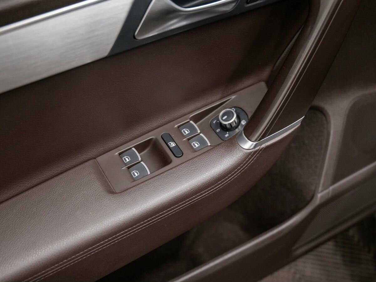 Купить Volkswagen Passat с пробегом. Фото: #15