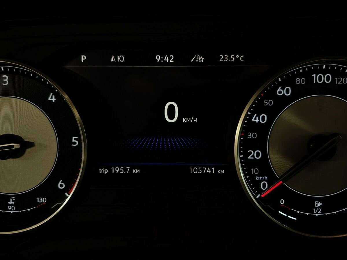Купить Volkswagen Touareg с пробегом. Фото: #15