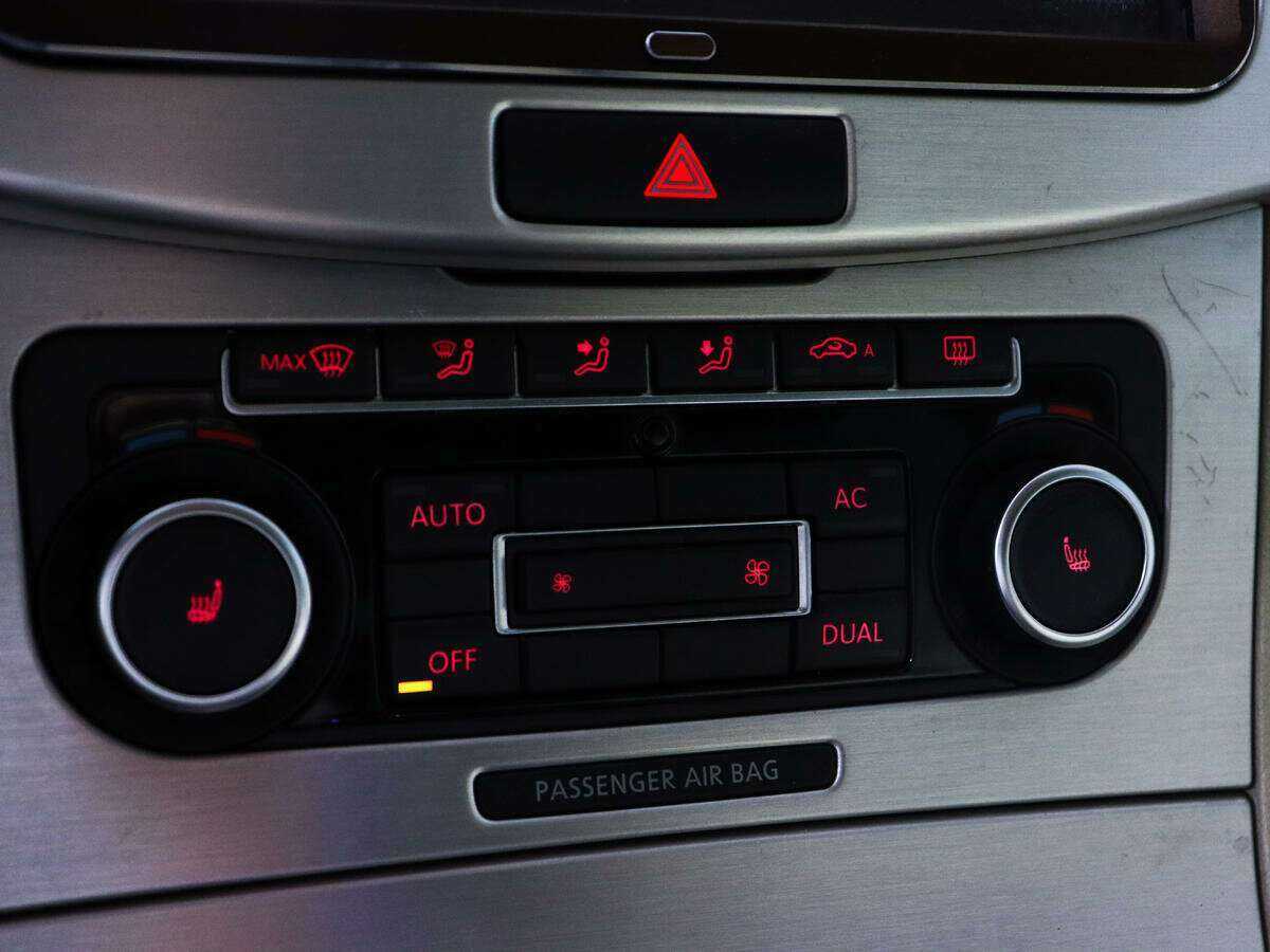 Купить Volkswagen Passat CC с пробегом. Фото: #17