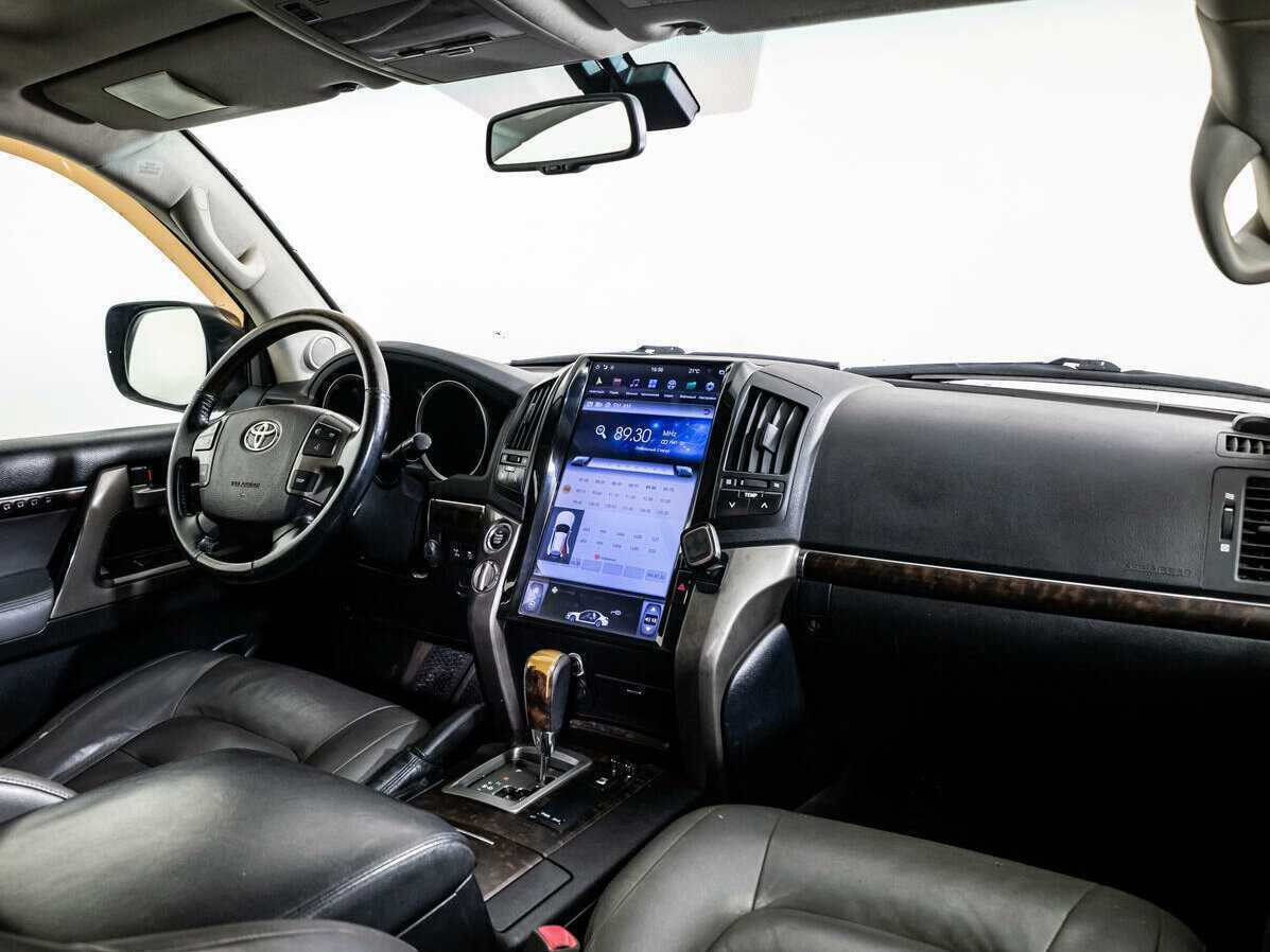 Купить Toyota Land Cruiser с пробегом. Фото: #6