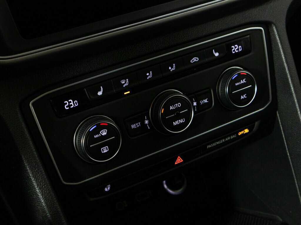 Купить Volkswagen Teramont с пробегом. Фото: #16