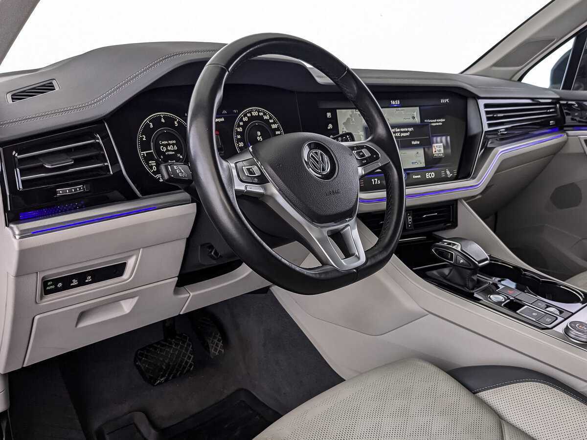 Купить Volkswagen Touareg с пробегом. Фото: #10